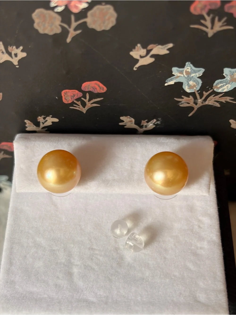 18K Gold South Sea Pearl Stud Earrings